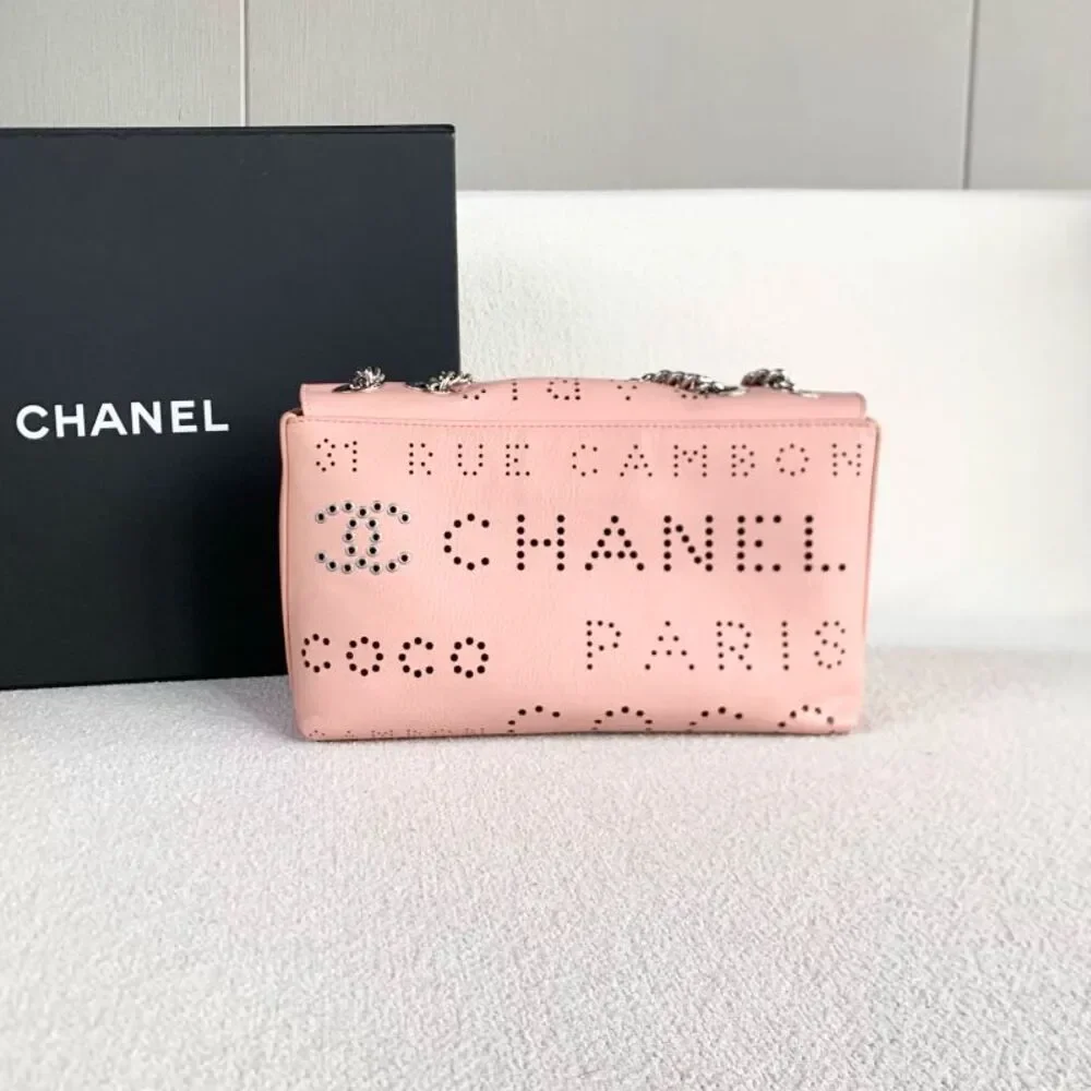 CHANEL brand color